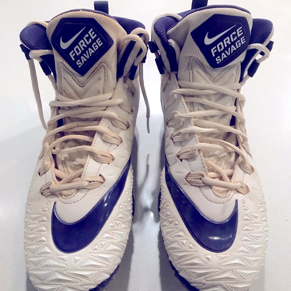 Men’s Nike Force Savage, molded cleats. Size 10. High-top upper, full-cushion.